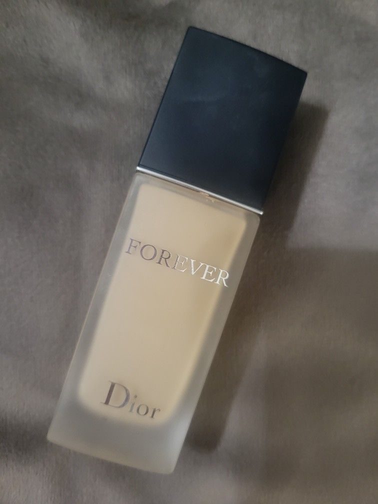 LIKE NEW FOREVER DIOR FOUNDATION