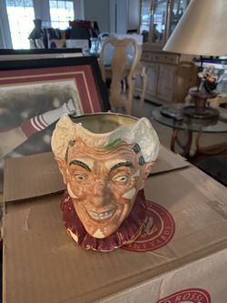 Royal DOULTON White Haired Clown