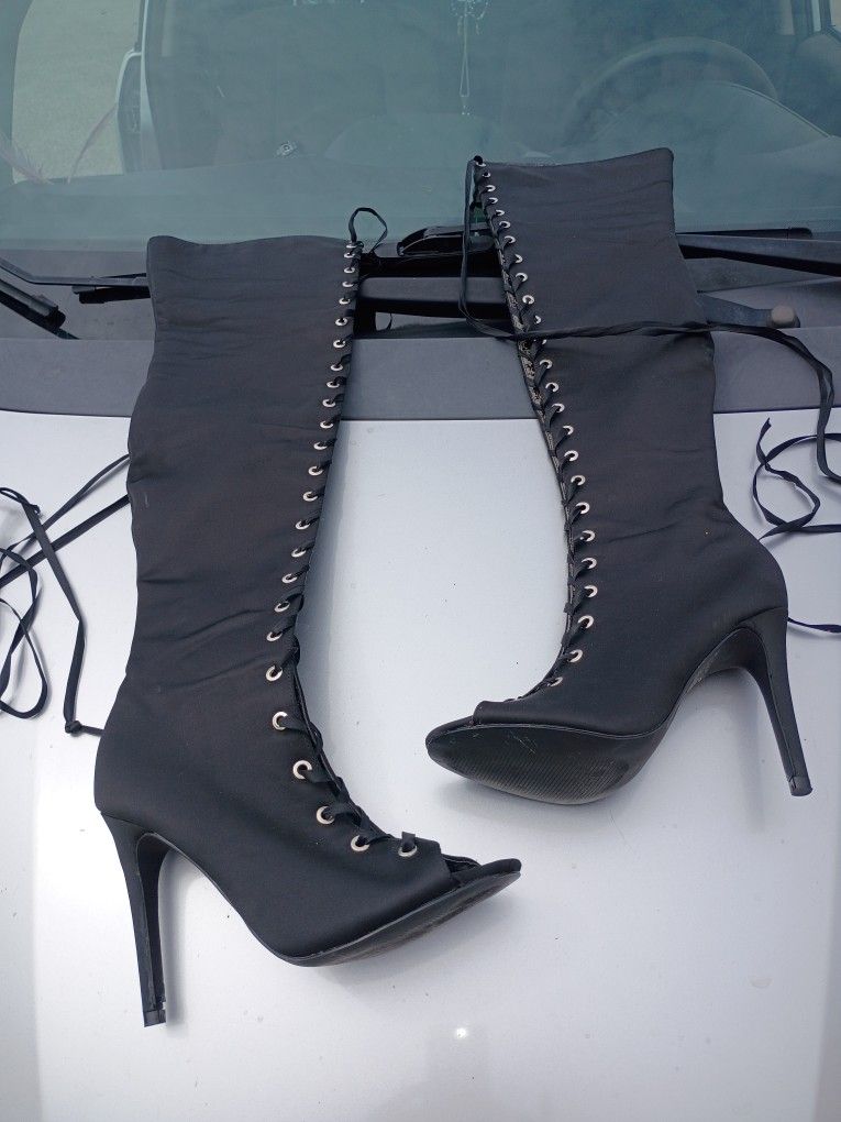 Republic LA Thigh High Lace Up Opened Toe Boots Size 8 And A Half