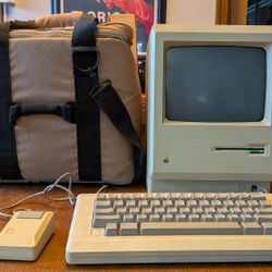 1984 Apple Macintosh 128K w/ Keyboard, Mouse & Carry Bag – Signed Case