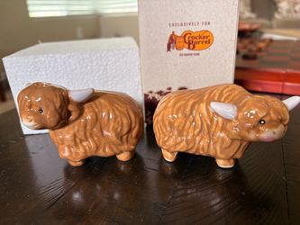 Cracker Barrel salt shakers