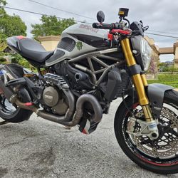 2015 Ducati Monster 1200s