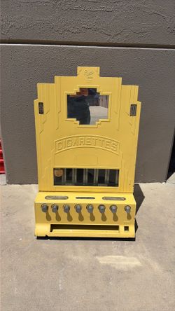 Vintage 1930's Art Deco Rowe "Aristocrat" Cigarette Vending Machine w/ Key