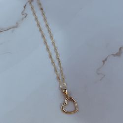 14k Gold Heart Pendant With Necklace 