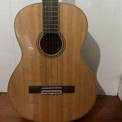  The Alvarez Regent Series RC26 classical acoustic guitar 