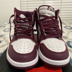 Jordan 1 Retro High OG Bordeaux