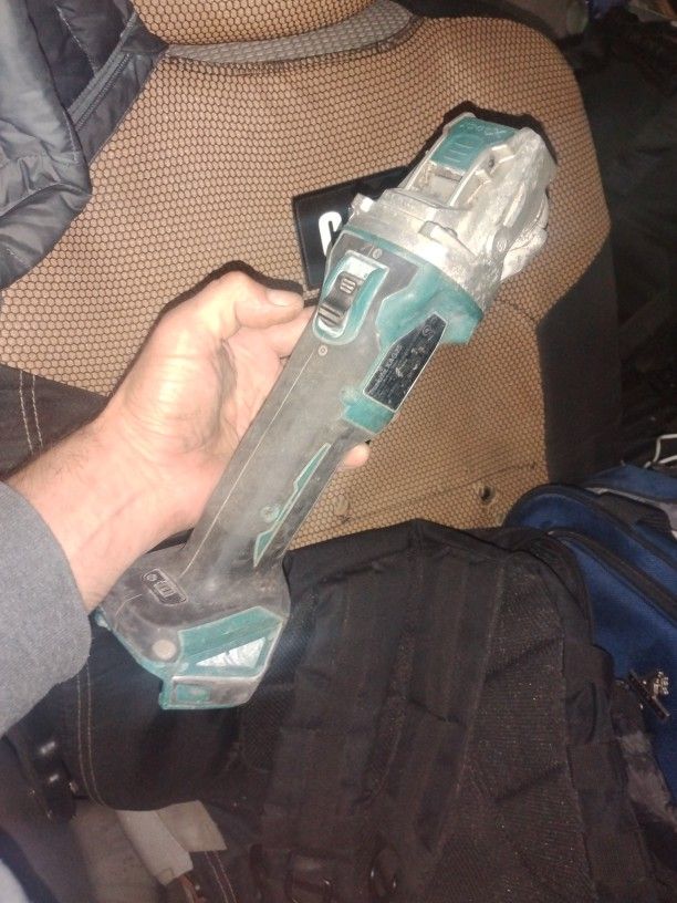 MakitaXAG25Z LXT Brushless X-LockGrinder