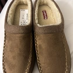 Live’s Slippers