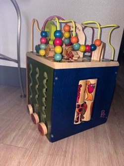 B. toys:Zany Zoo Wooden Activity Cube-Educational Play with Animals, Spinners, Bead Rollercoaster, Functional Doors