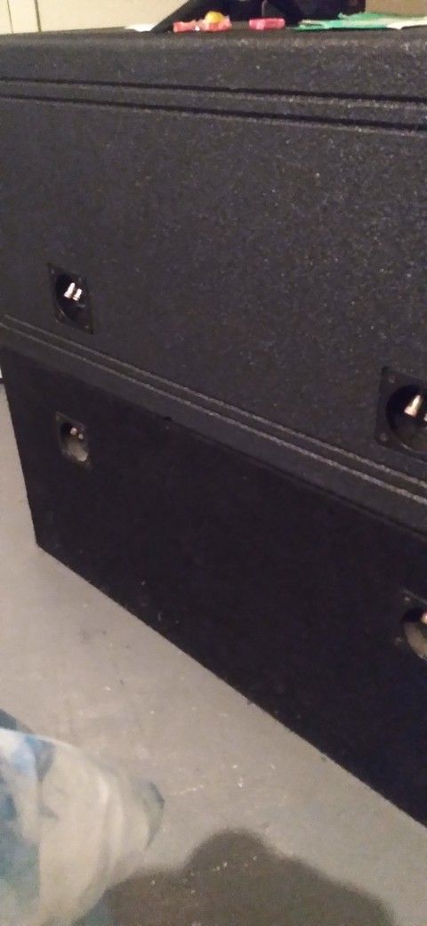 Carpet Ported BOX FOR 2 15' INCHE SPEAKERS
