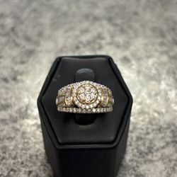 10K Gold Women’s Diamond Ring 