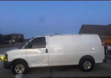 2009 Chevrolet Express Cargo Van