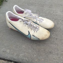 Nike Soccer Cleats Size 11.5
