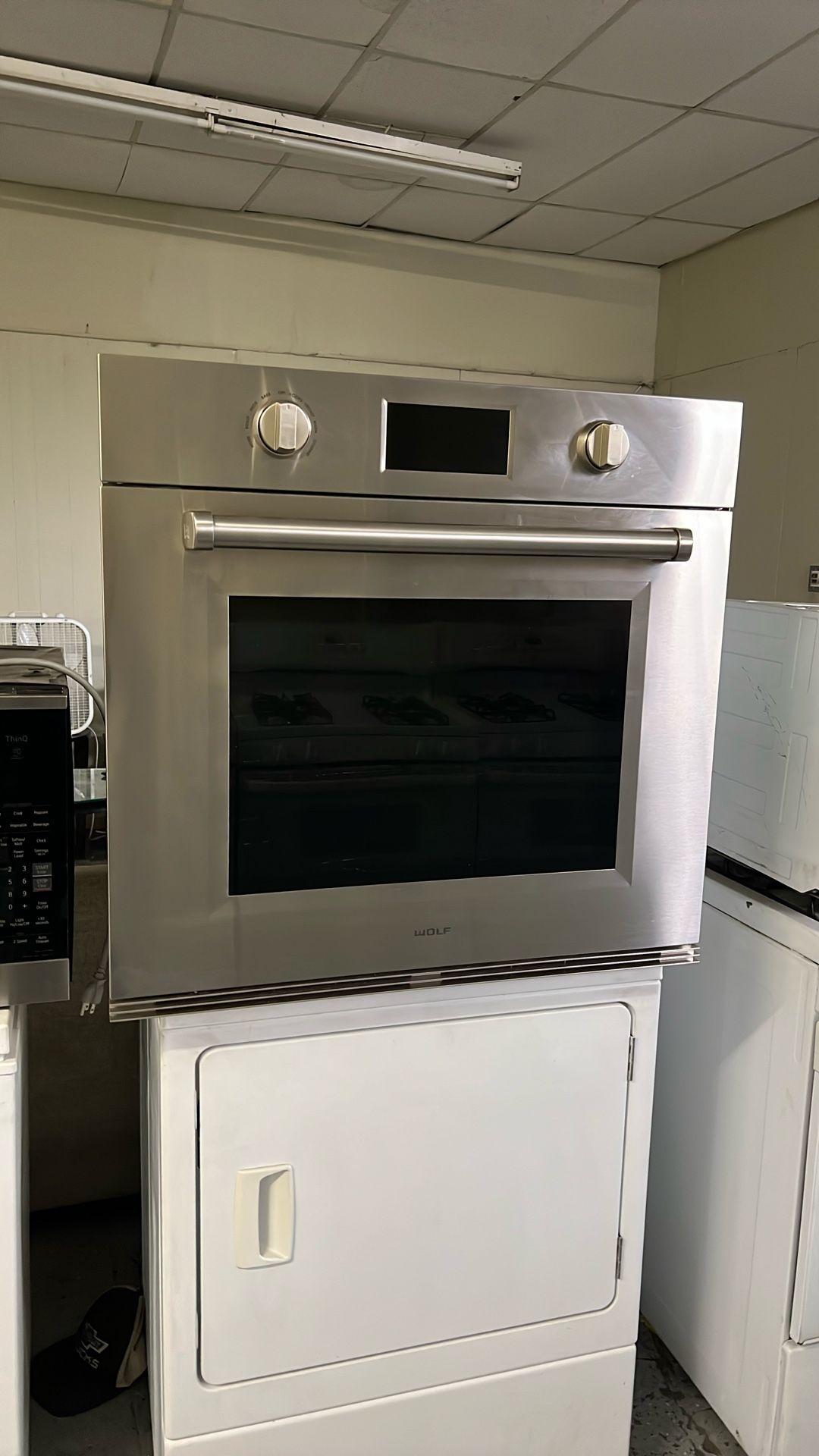Wolf 30”Wide Electric Single Wall Oven In Stainless Steel 