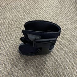 BREG Walking Boot -Medium 