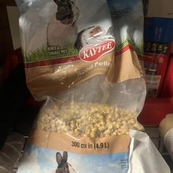 1/3 Bag Of Kaytee Wood Pellets For Pets 