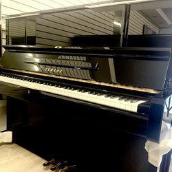 Superb Condition Yamaha UX1 Upright Piano Will Deliver 