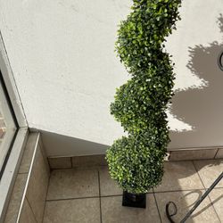 Brand New Fake Spiral Topiary 
