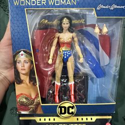 DC Multiverse Lynda Carter Wonder Woman Signature Collection Figure Mattel  $100