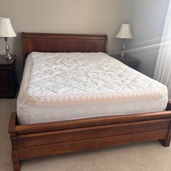 Bed and nightstands