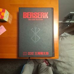 Berserk Deluxe Edition | Vomume 1