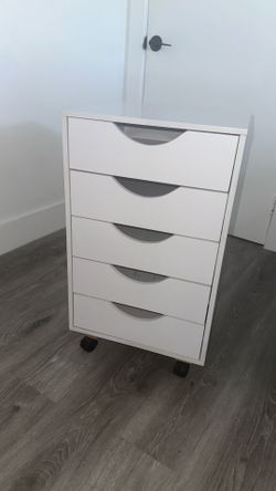 White 5-drawer unit on wheels (2 available)