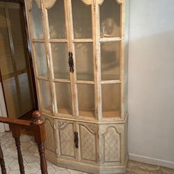China Cabinet/Colonial style