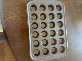 Baker's Secret 24-Cup Mini Muffin Pan
