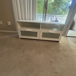 Este Bonito Mueble X $120.  O Mejor Oferta 