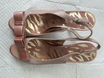 Anne Klein Peep Toe Heels. Size 9.5.