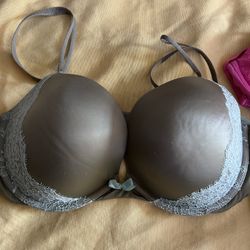 Lot Of VICTORIA SECRET  AND WARNERS BRA