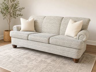 Flexsteel Oversized Sofa – Showroom Quality Comfort