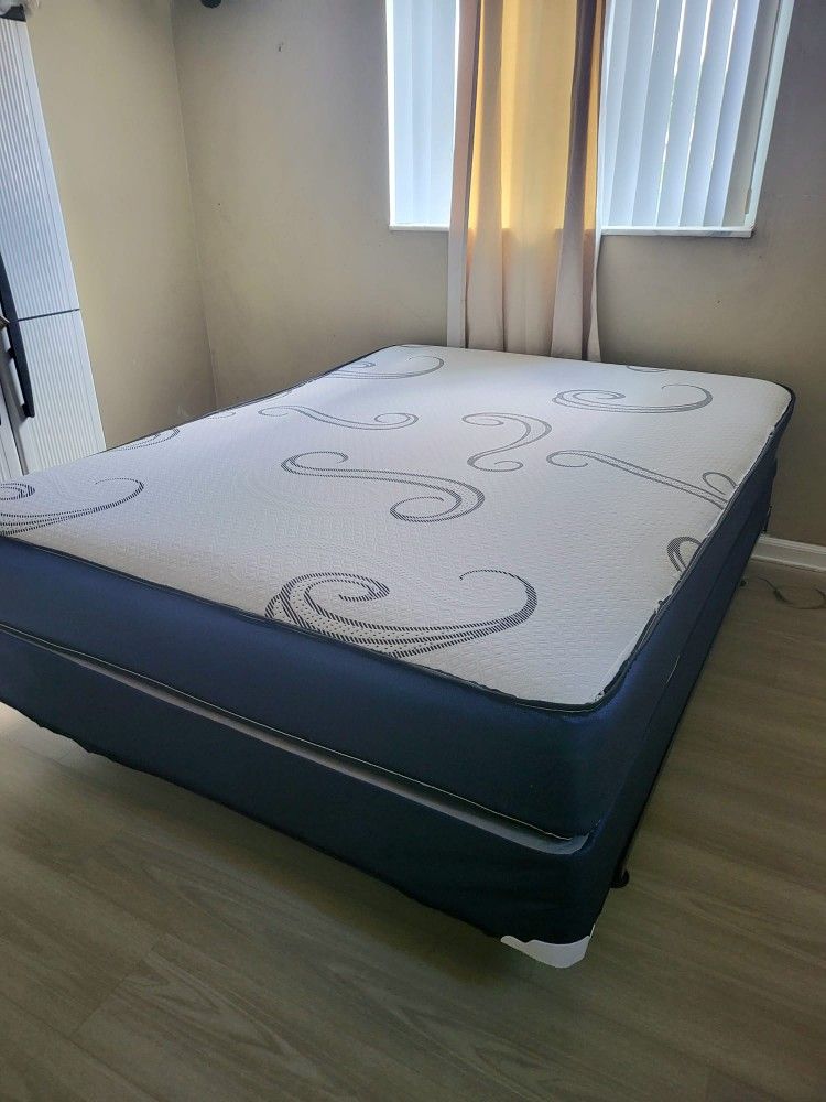 NEW FULL-SIZE MATTRESS AND BOX SPRING