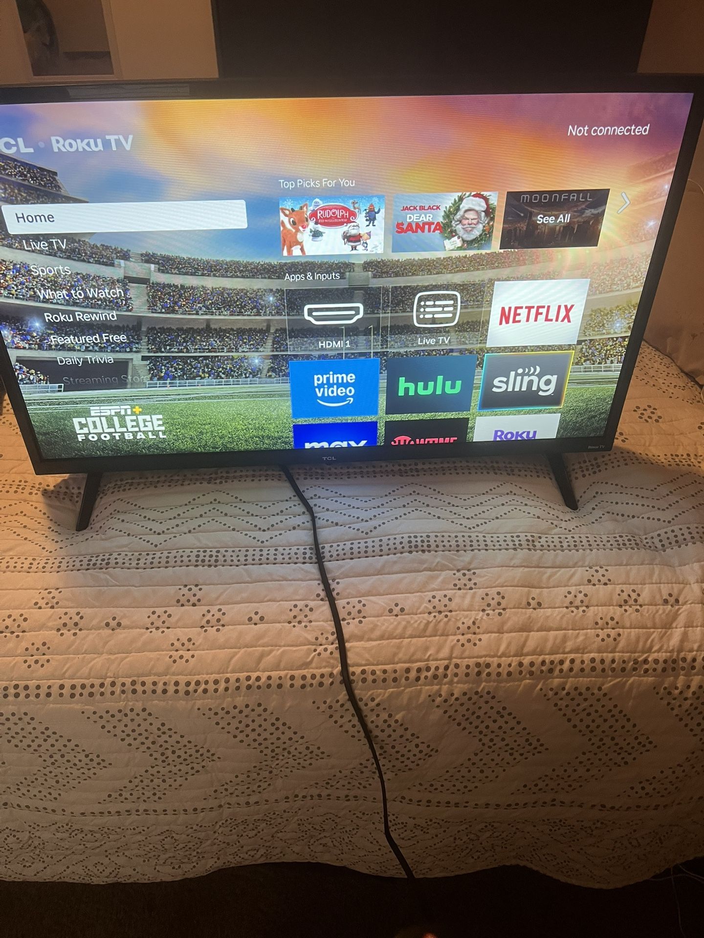 32 Inch Tv Basically Brand New Use Twice Got Another One