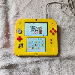 Nintendo 2DS Super Mario Maker Edition