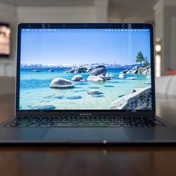 MacBook Air M1 2020 256GB/8GB – Excellent Condition, 89% Battery + Original Box