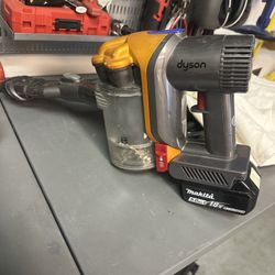 Dyson DC34 Multi Floor Cordless Bagless Vacuum Cleaner With Makita 18v Adapter