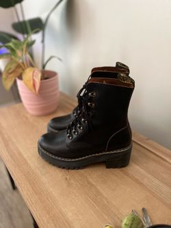 Dr. Martens size 7 womens boot