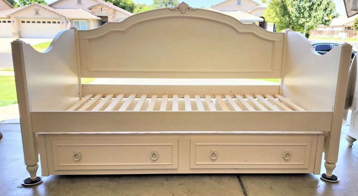 Eggshell White Double pullout twin bed frame