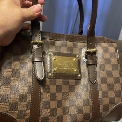 LOUIS  VUITTON