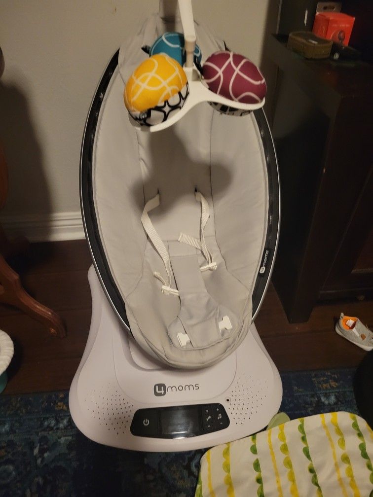4 Mom's Swing 