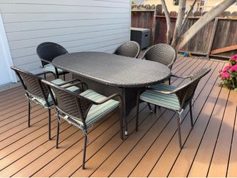 Patio chair and table set