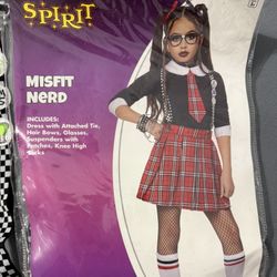 Misfit Nerd  8-10 