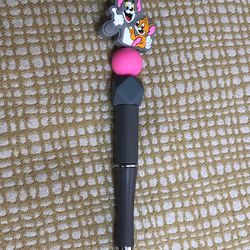 Tom and Jerry  beads pen. Color gray . Size 6”LX 1” W