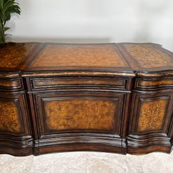 Solitary Wood Executive desk
