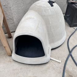 Dog House / Dog Igloo 