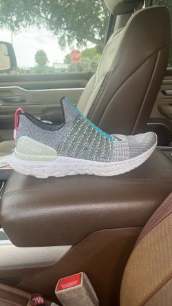 NIKE REACT PHANTOM RUN FLYKNIT 2 - SIZE 10 M