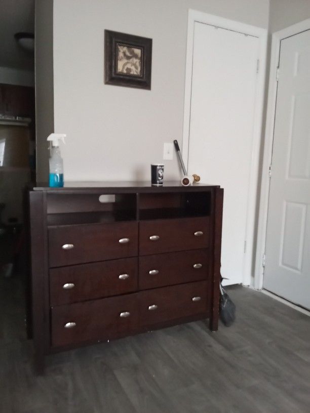 Dresser Great Deal :)