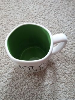 GORGEOUS Rae Dunn By Magenta 5" POT OF GOLD Irish Shamrock St Paddy Coffee Mug