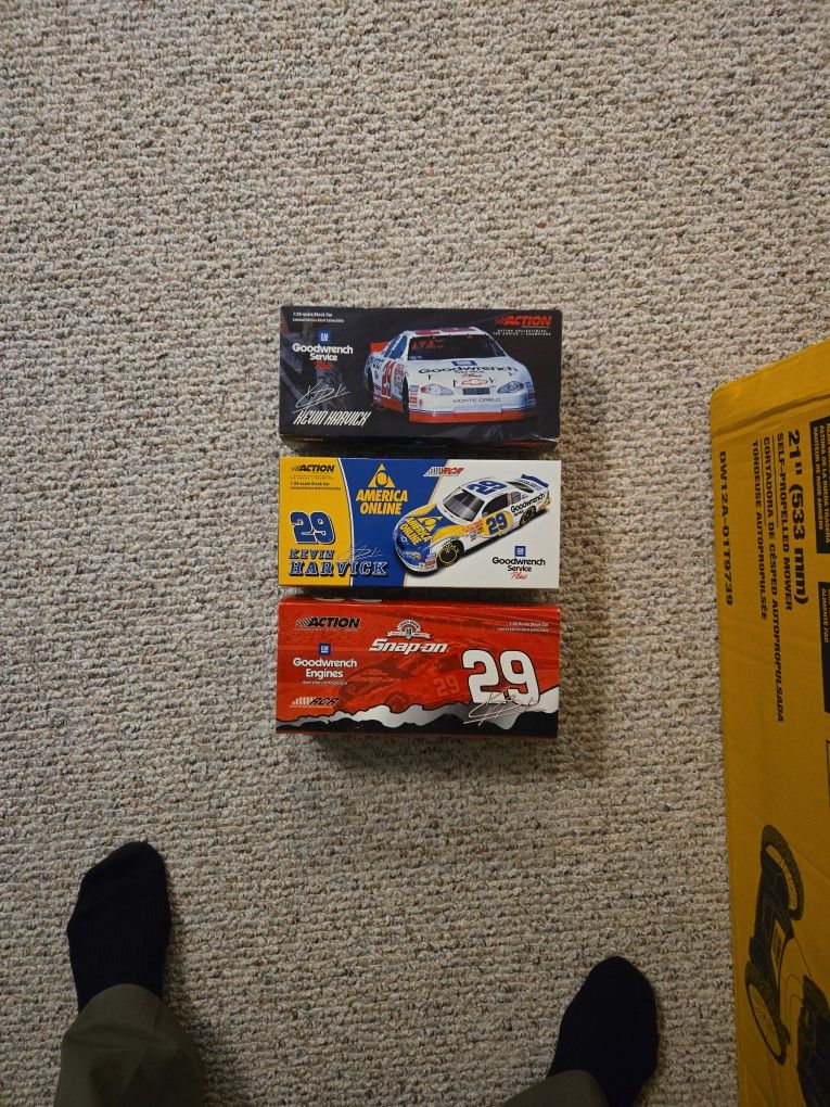 (3)1/24 Kevin Harvick Nascar Diecast Cars 